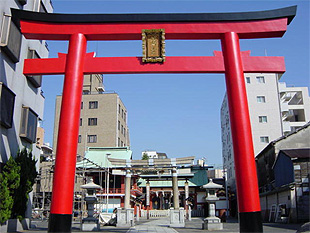 神社入り口の明神鳥居